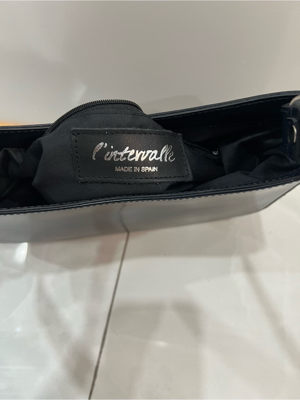 L'INTERVALLE Black Patent Shoulder Bag - Picture 4 of 6
